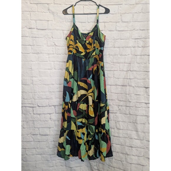 CITY CHIC Tropical Floral Maxi Dress With Keyhole Front Tiered skirt Size 18/M - Picture 1 of 7